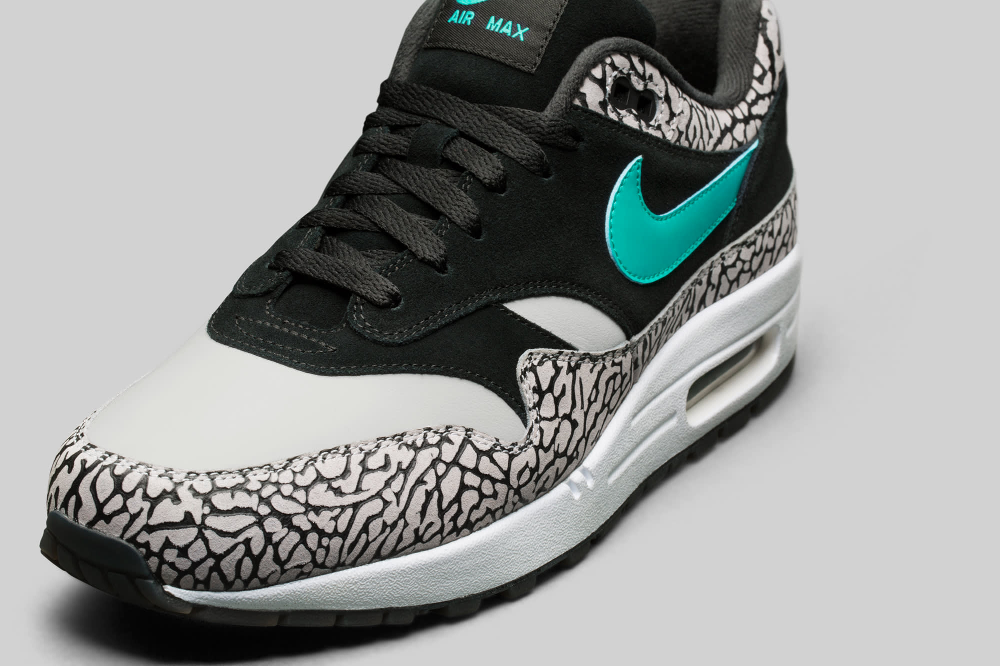 air max one atmos