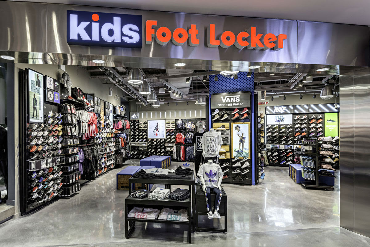 yeezys kids foot locker