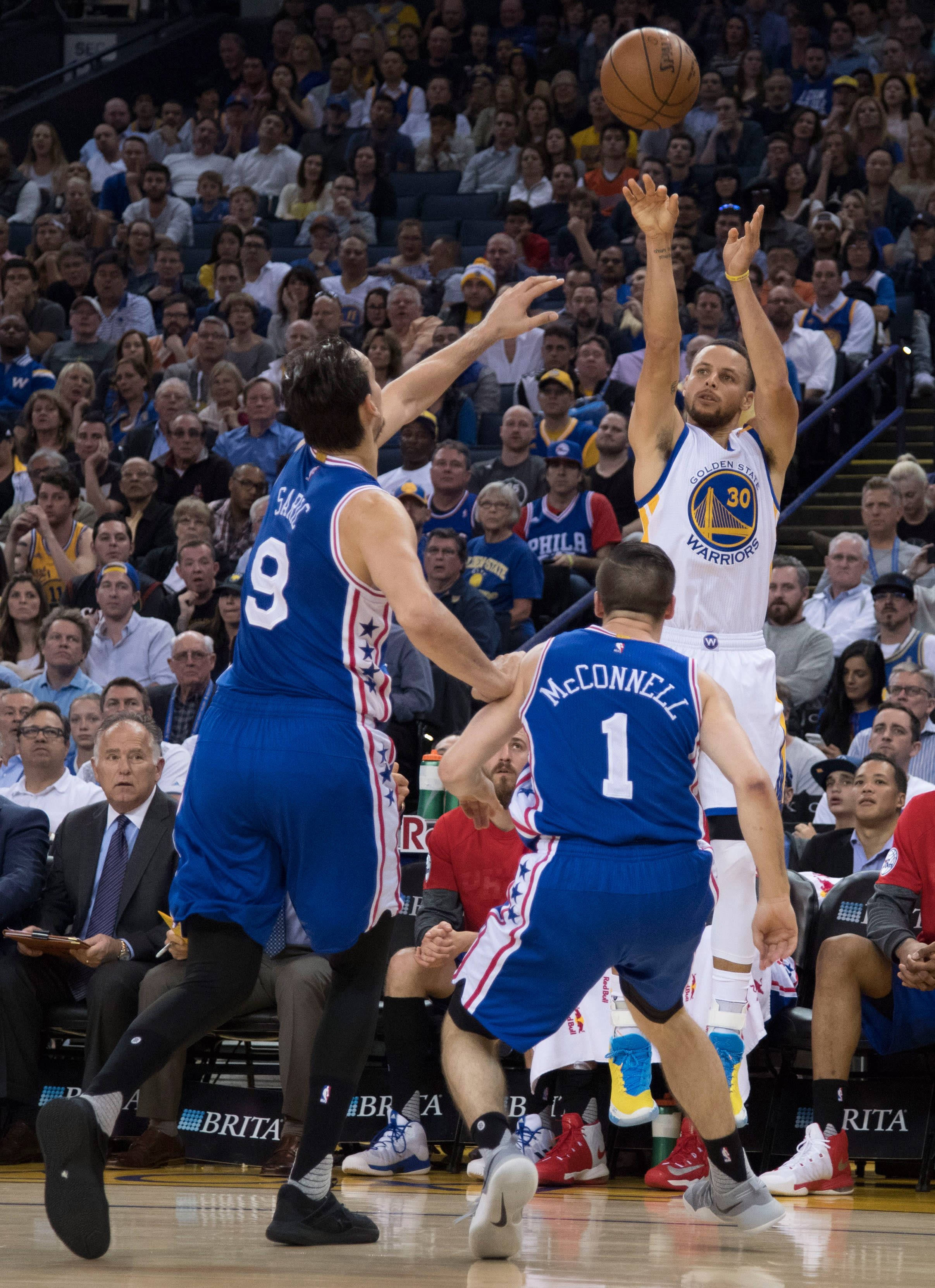 steph curry wearing curry 3