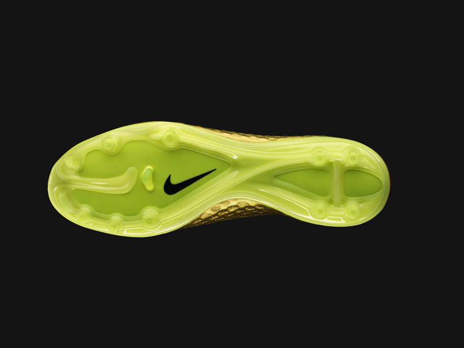 Nike & Neymar introduce Hypervenom Gold (7)