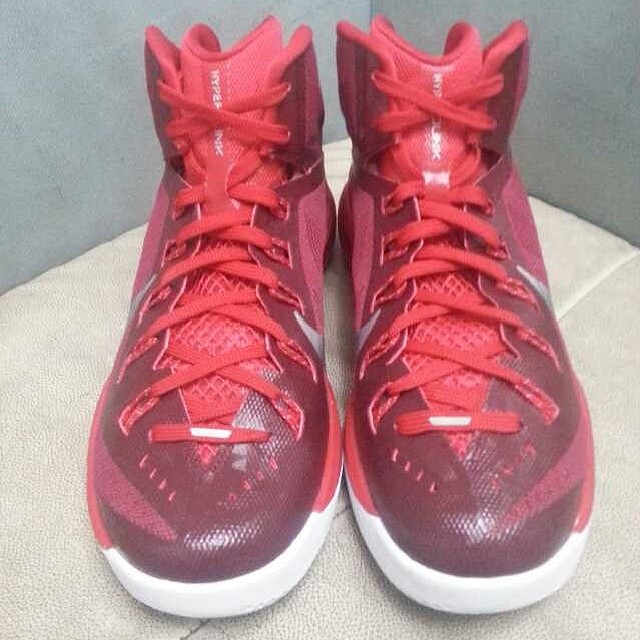 Red store hyperdunks 2014