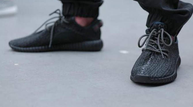 yeezy boost 350 black on feet