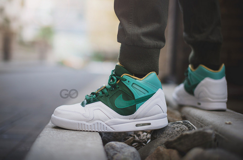 Nike Air Tech Challenge II