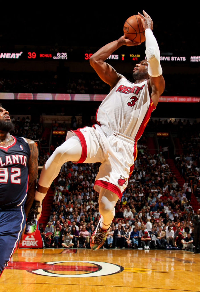 Dwyane Wade wearing Li-Ning Way of Wade Gradient Peel by Mache Custom Kicks (10)