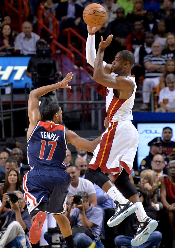 Dwyane Wade wearing Li-Ning Way of Wade 2.5 Encore