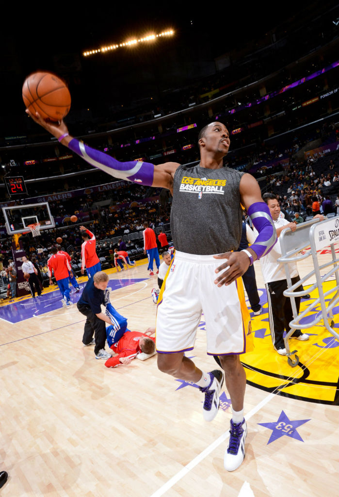 Dwight Howard wearing adidas adiPower Howard Lakers Home (1)