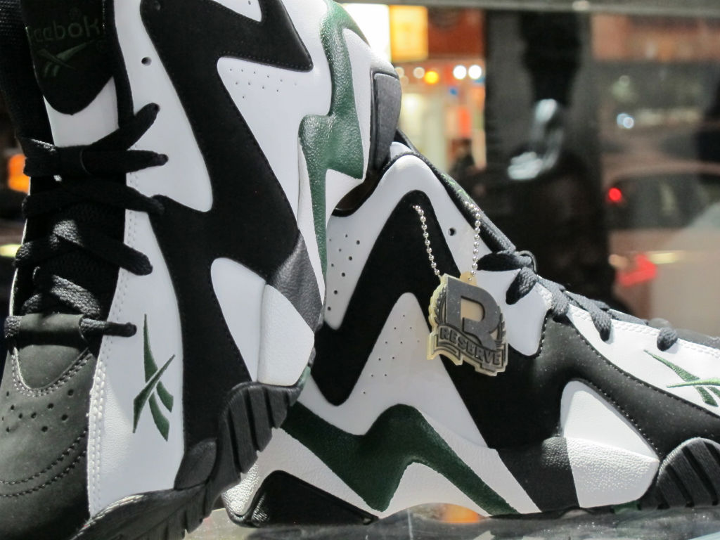 Reebok Kamikaze II Mid Black White Racing Green V4404 (2)