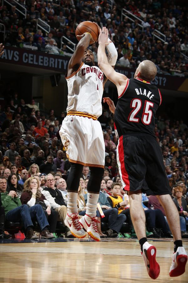 Kyrie Irving Scores 55 Points in the Nike Kyrie 1 (1)