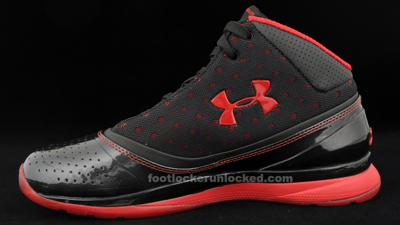 Under armour red outlet black shoes