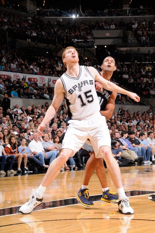 Matt Bonner wearing New Balance; Shane Battier wearing PEAK Battier V