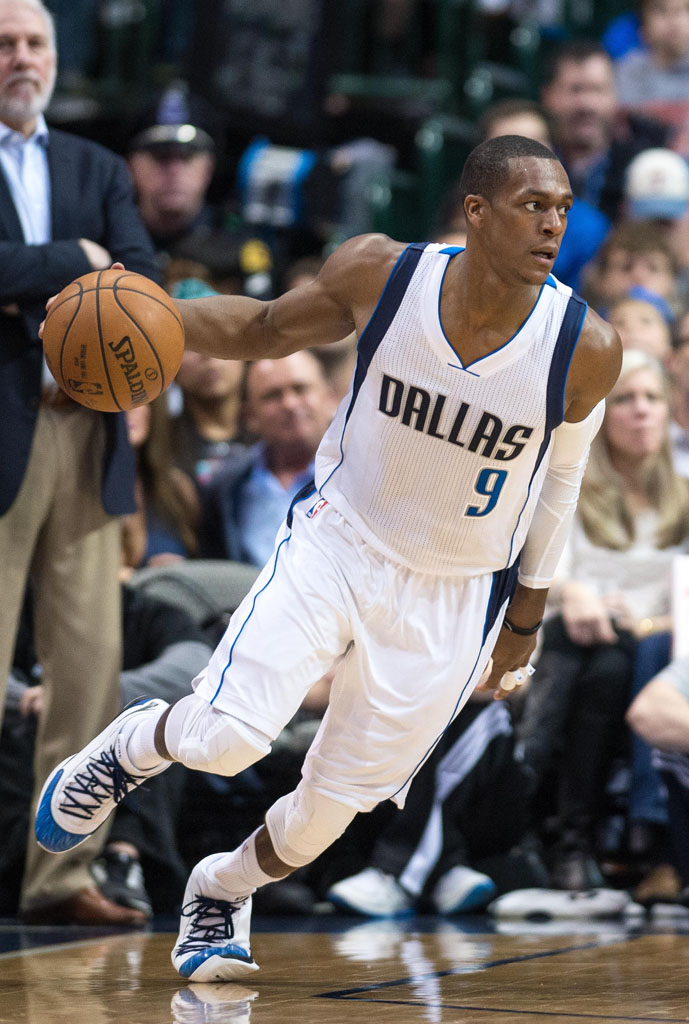 Rajon Rondo wearing ANTA RR2 White/Blue (3)