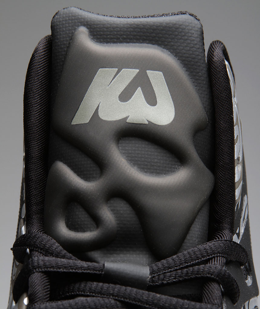 Kemba Walker Under Armour Anatomix Spawn Bronx PE (3)