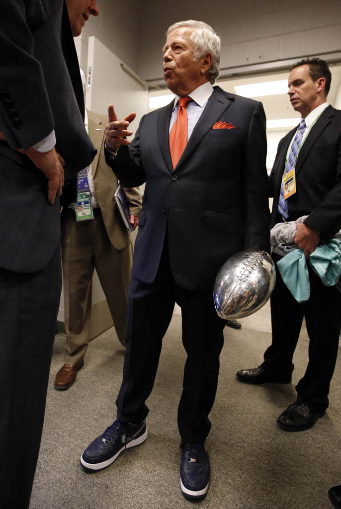 robert kraft wearing air force ones