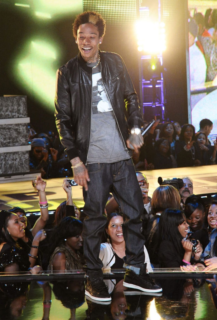 20 Photos Of Wiz Khalifa Wearing Converse Sneakers Complex