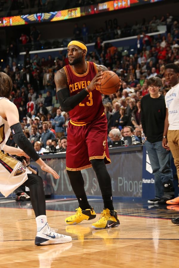 Lebron james 12 on sale shoes