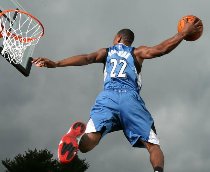 Glenn Robinson wearing Air Jordan XI 11 Bred