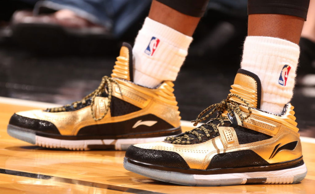 Dwyane Wade Wears Gold/Black Li-Ning 