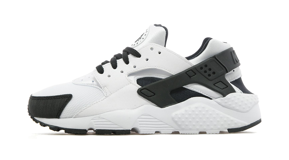 nike huarache black with white sole