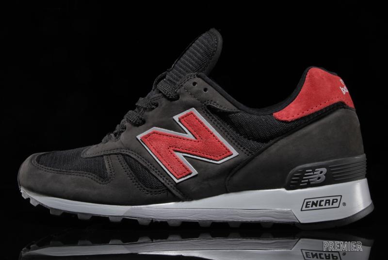 New balance hotsell black and red