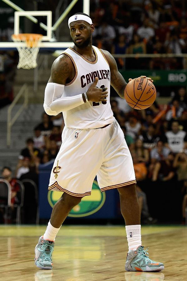 LeBron James Forgets He's a Cav, Remembers 'NSRL' LeBron 12 Shoes ...