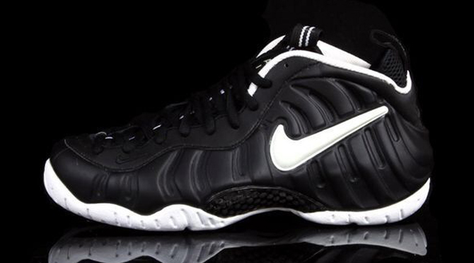 nike foamposite black and white