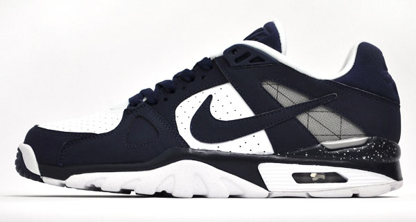 nike air classic trainers