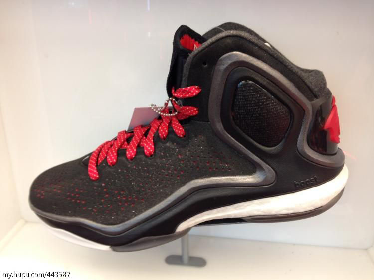 d rose 5 black and red