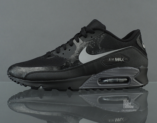 black camo air max