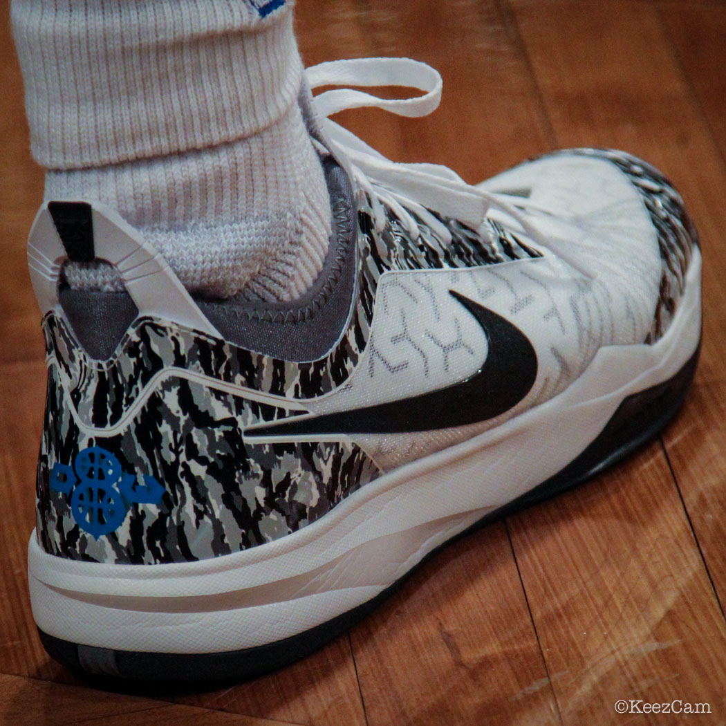 Deron Williams wearing Nike Zoom Crusader PE (2)