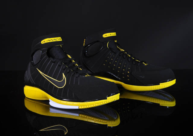 Nike Air Zoom Huarache 2K4 Black Varsity Maize 511425-007 (3)