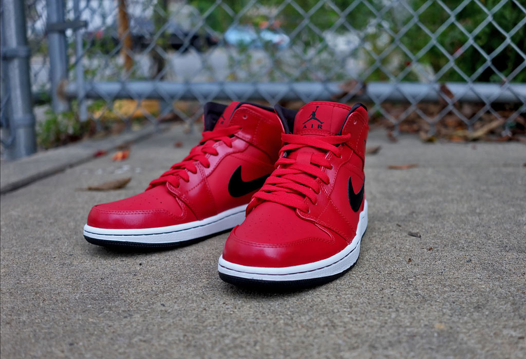 nike air jordan 1 mid red