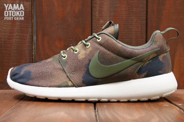 Nike wmns roshe run 2024 print