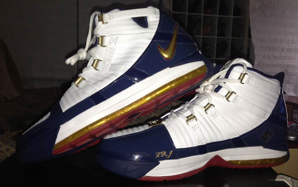 Spotlight // Pickups of the Week 12.15.12 - Nike Zoom LeBron III 330 Alt Remix by Mario85