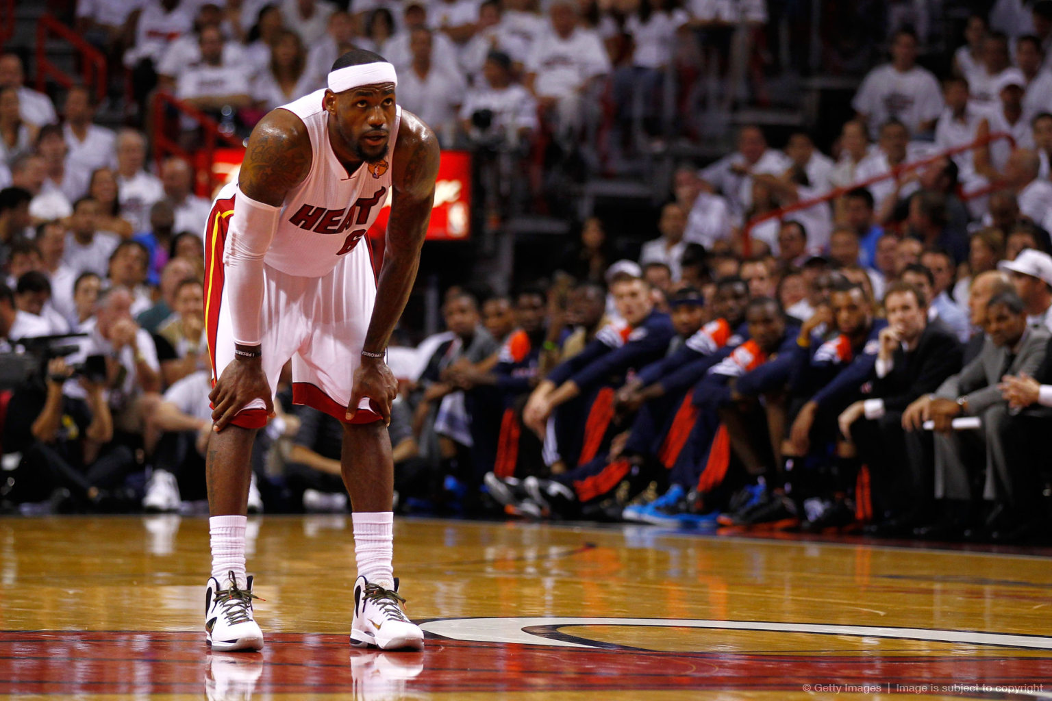 Lebron james discount miami heat shoes