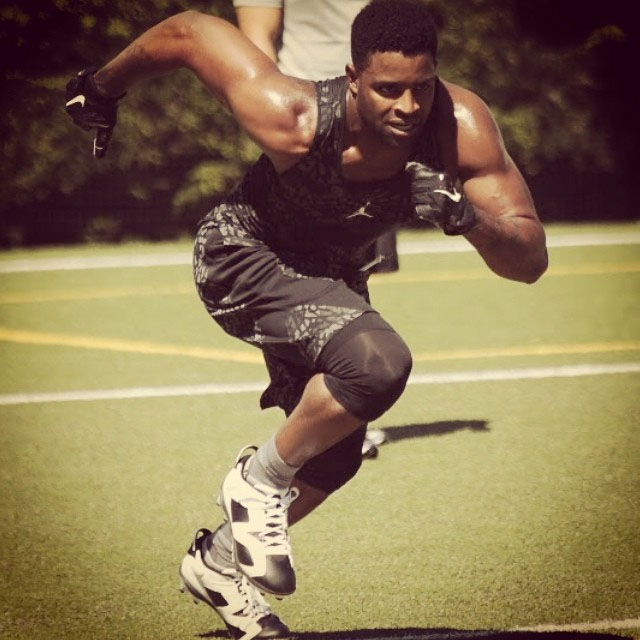 Michael Crabtree wearing Air Jordan VI 6 Cleats