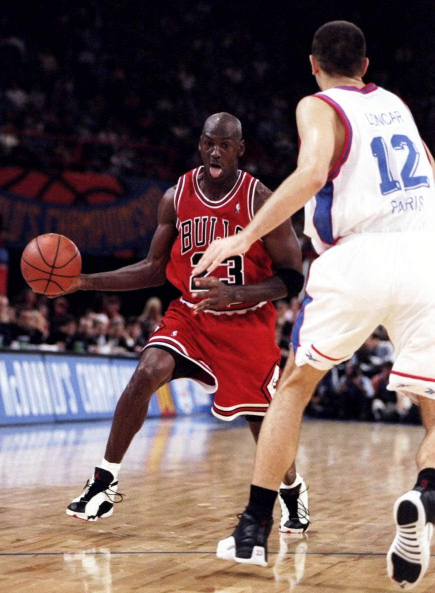 Flashback // Michael Jordan in the Air Jordan XIII 'White/Black-True ...