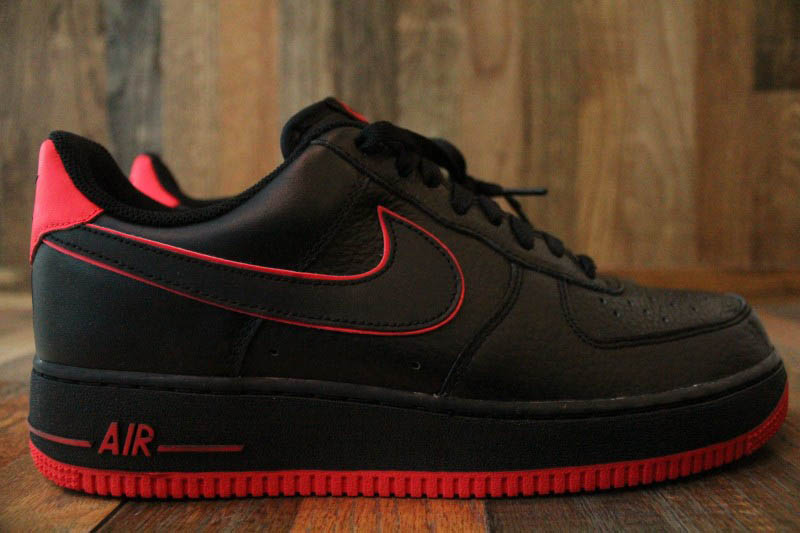 nike air force one red black