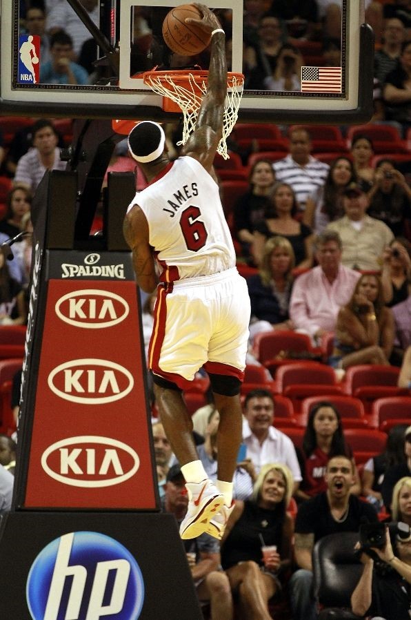 LeBron James Debuts New LeBron 8 V/2 Colorway 