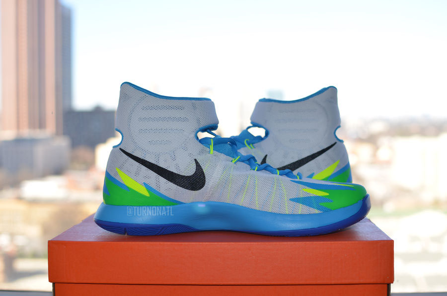 Nike HyperRev White/Vivid Blue (10)