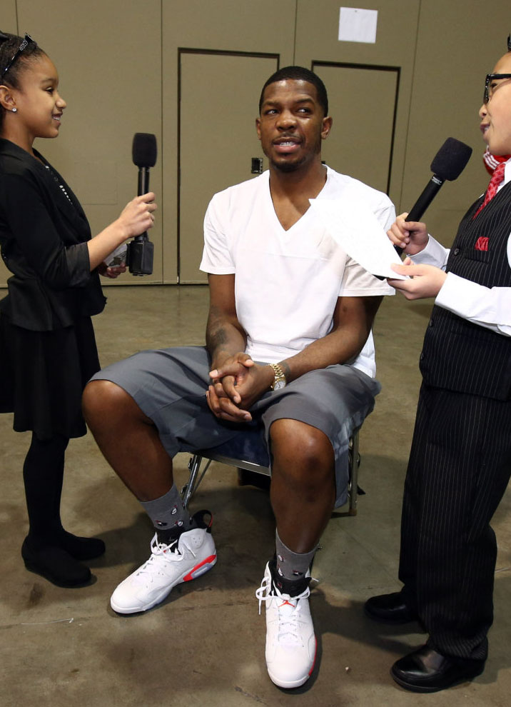 Joe Johnson wearing Air Jordan 6 White/Infrared