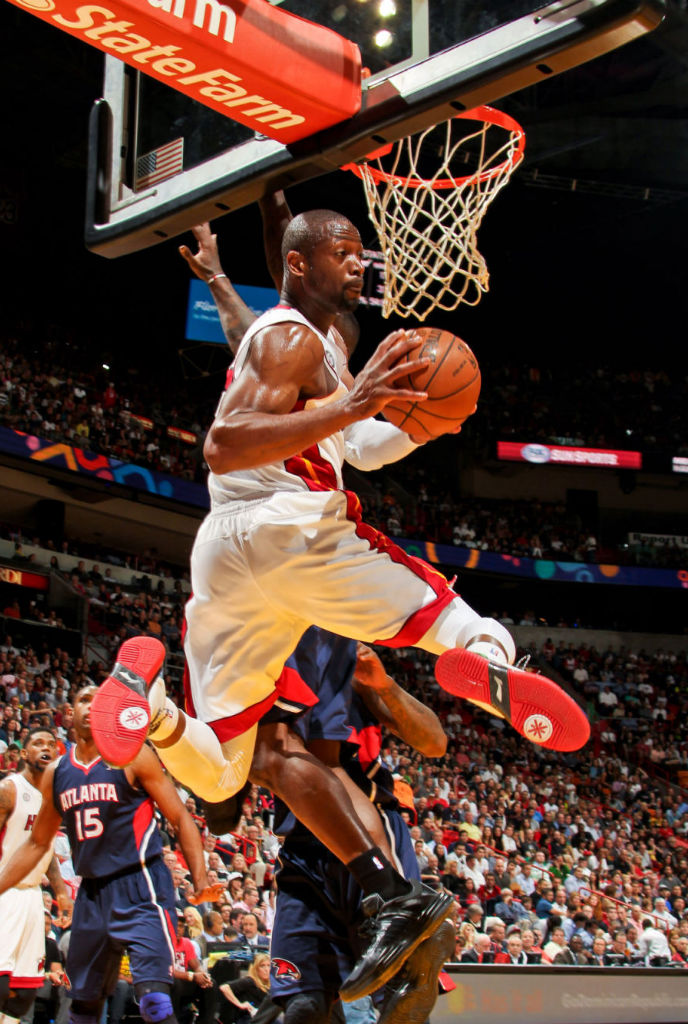 Dwyane Wade wearing Li-Ning Way of Wade Gradient Peel by Mache Custom Kicks (5)