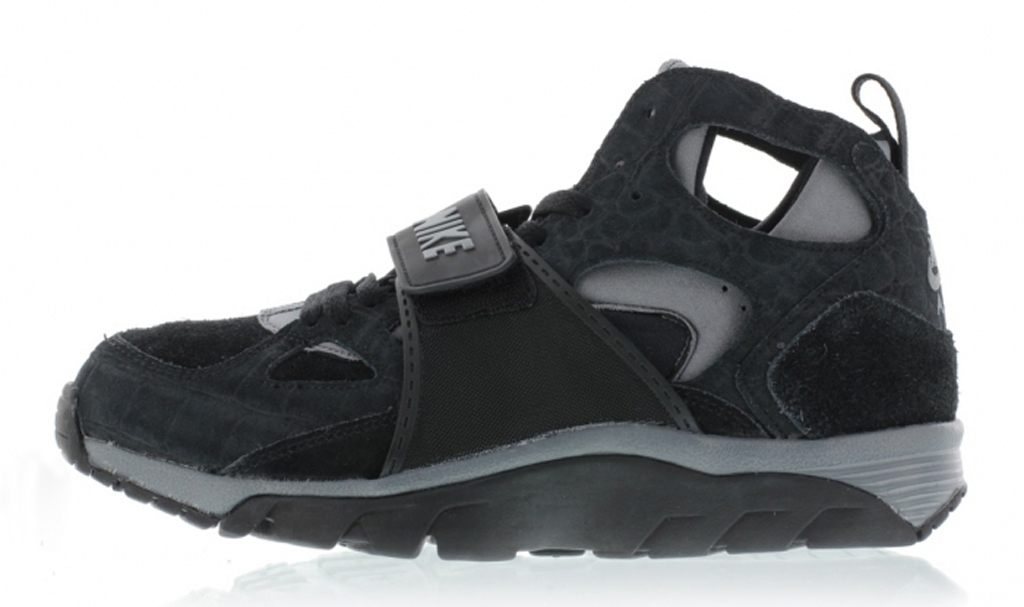 nike air trainer huarache black grey