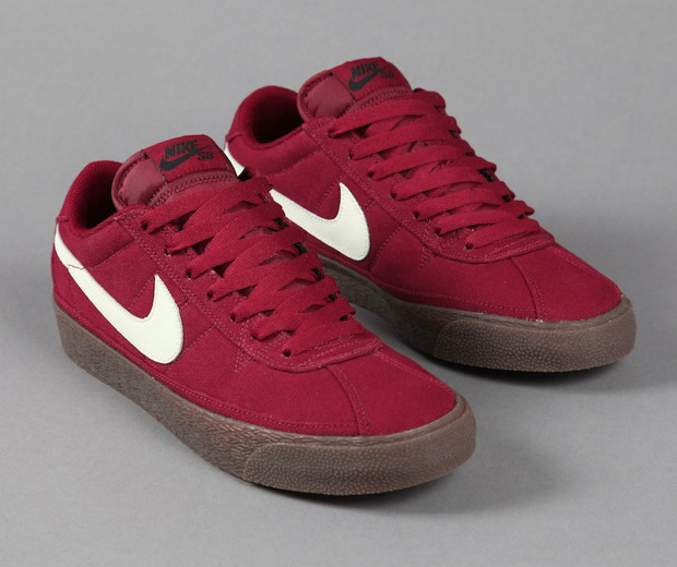 nike team red color