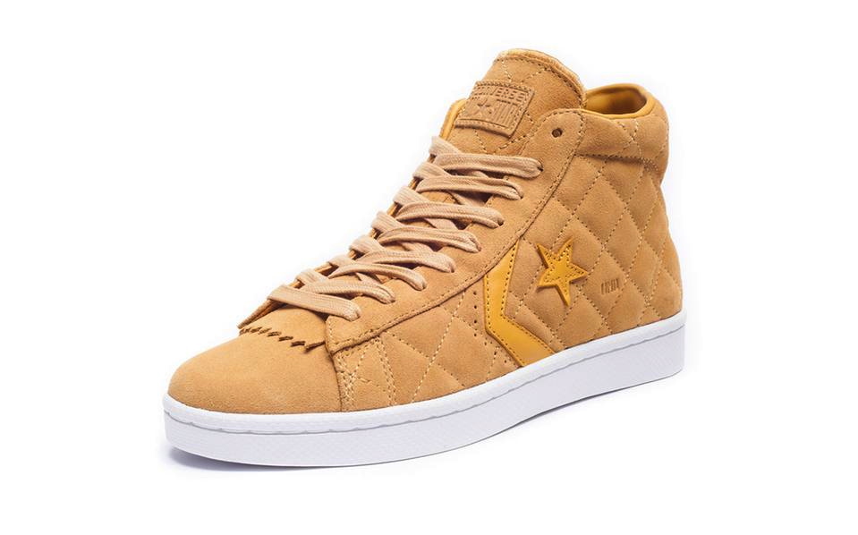 Undefeated x converse pro hotsell field hi