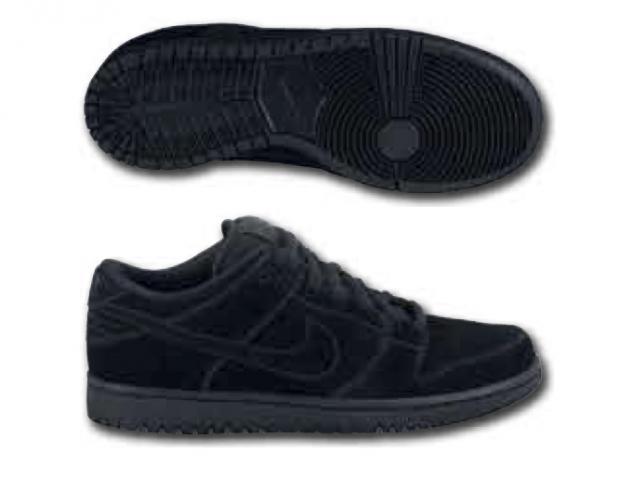 Nike SB Dunk Low Pro - Preto/Preto/Camurça