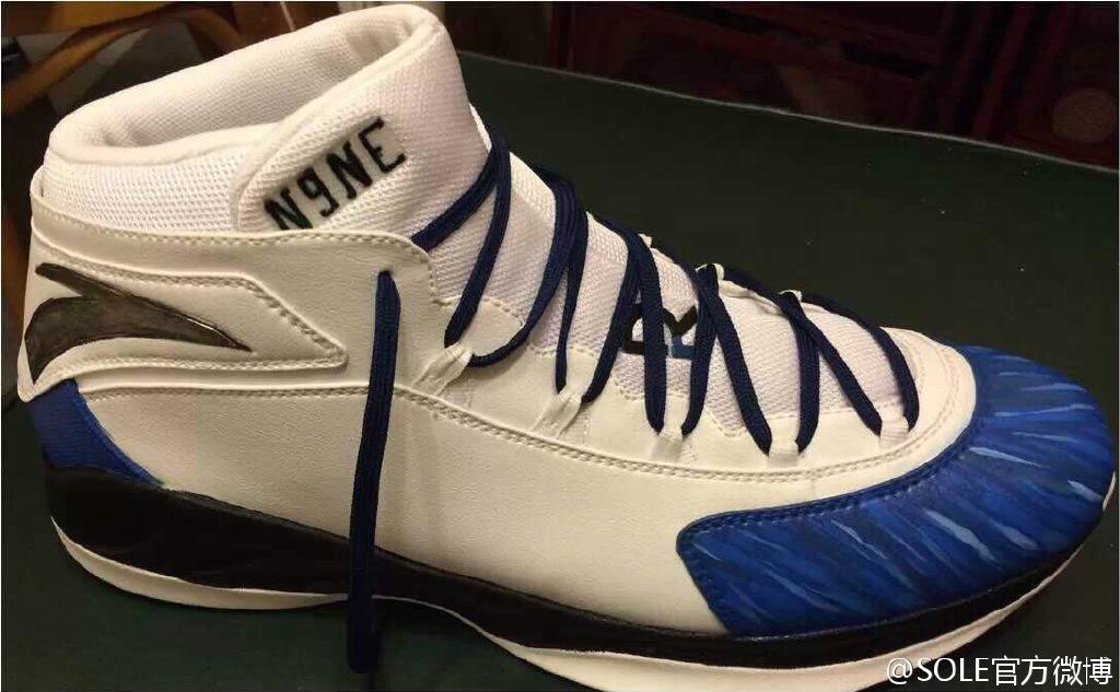 Rajon Rondo wearing ANTA RR2 White/Blue (5)