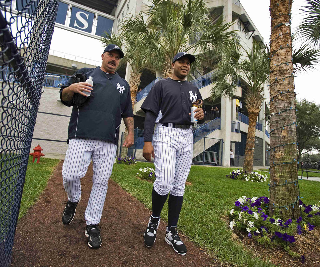 Andruw Jones wearing Air Jordan IV 4 PE Cleats Spring Training (3)