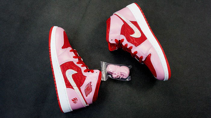 Air Jordan Retro I 1 Mid Premium GS Valentine's Day 2013 (6)