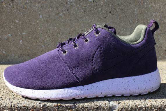 Nike roshe hot sale run purple