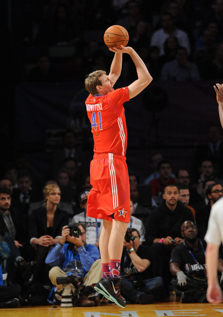 Dirk Nowitzki wearing Nike Hyperdunk 2013